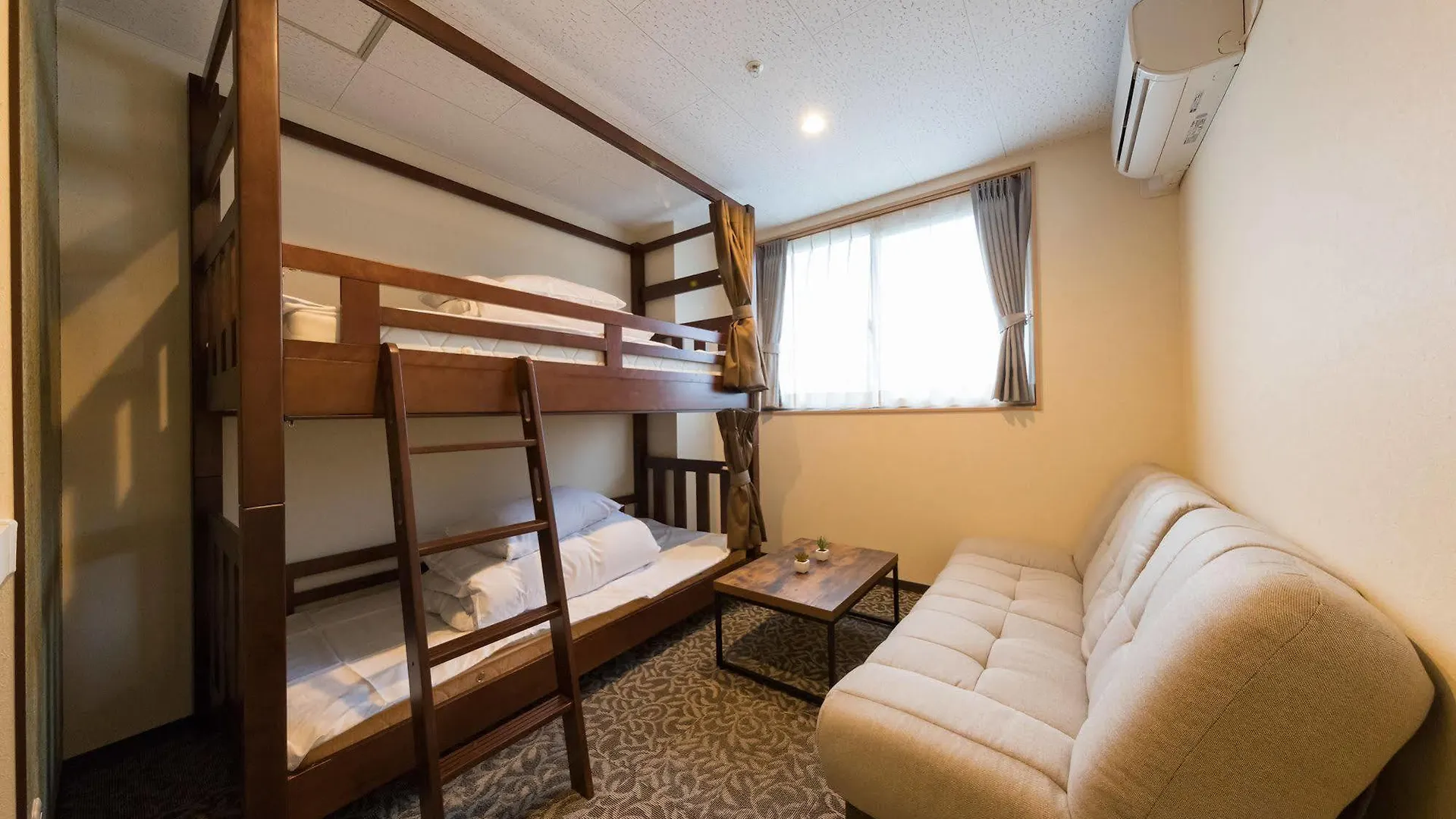 Hostel Simple Stay Kanon Nanba Minami Osaka