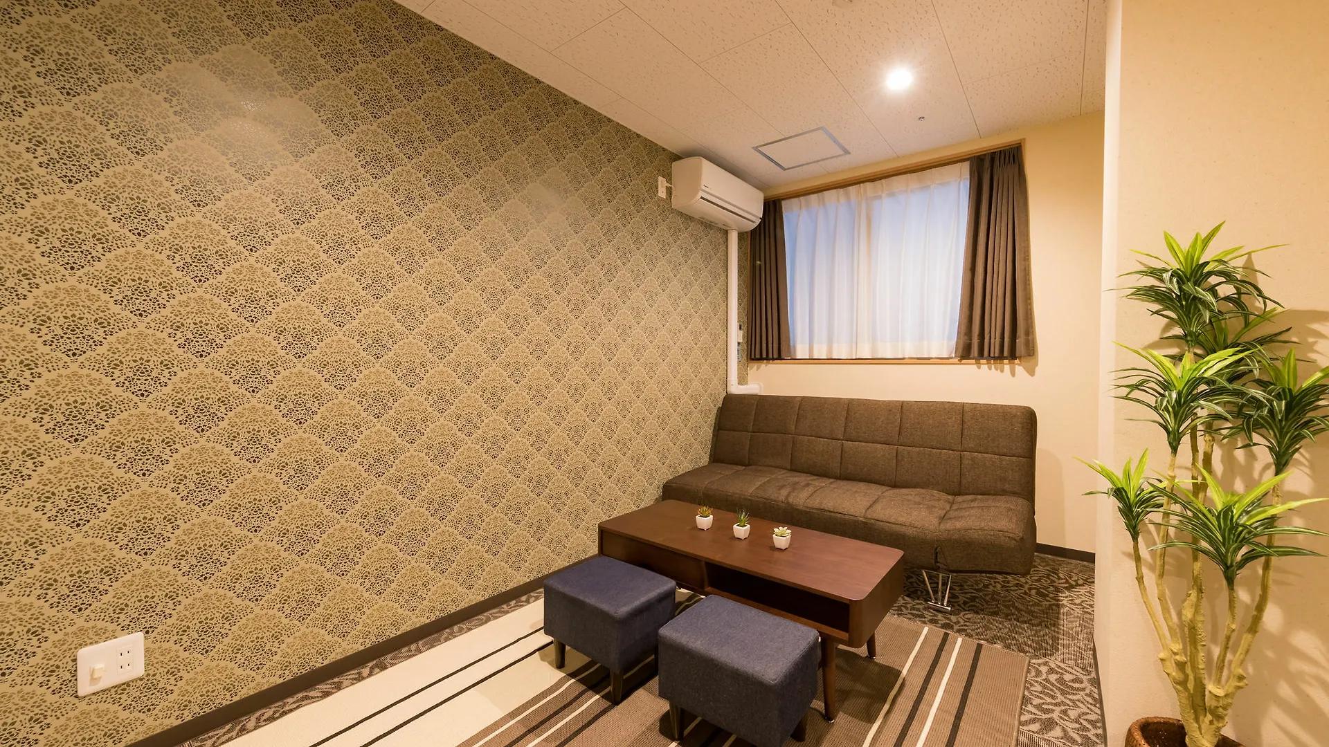 Simple Stay Kanon Nanba Minami Osaka 0*,  Japan